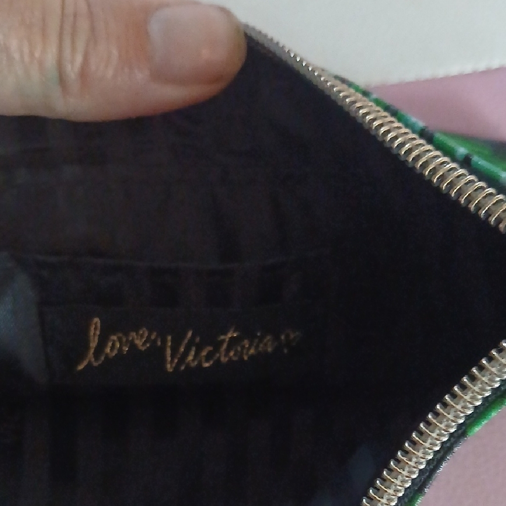 Victoria's Secret Floral Print Wristlet Clutch - Picture 9 of 9
